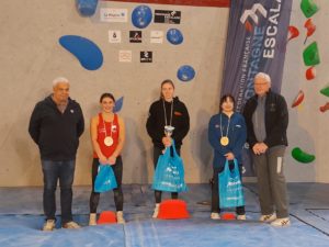 Lire la suite à propos de l’article Championnat régional de bloc : 2 podiums & 23 qualifications pour les demi-finales Sud