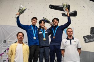 Lire la suite à propos de l’article Championnat du Monde jeunes à Helsinki : Samuel RICHARD médaillé d’Argent en bloc, Pierre MARZULLO finaliste en difficulté.