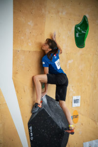 Lire la suite à propos de l’article Championnat d’Europe jeunes de bloc : Louise PUECH YAZID 9ème et Oscar VENET 16ème.