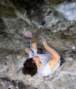 Lire la suite à propos de l’article Pierre MARZULLO de retour en falaise : Un 9a+ et un 9a dans l’escarcelle !